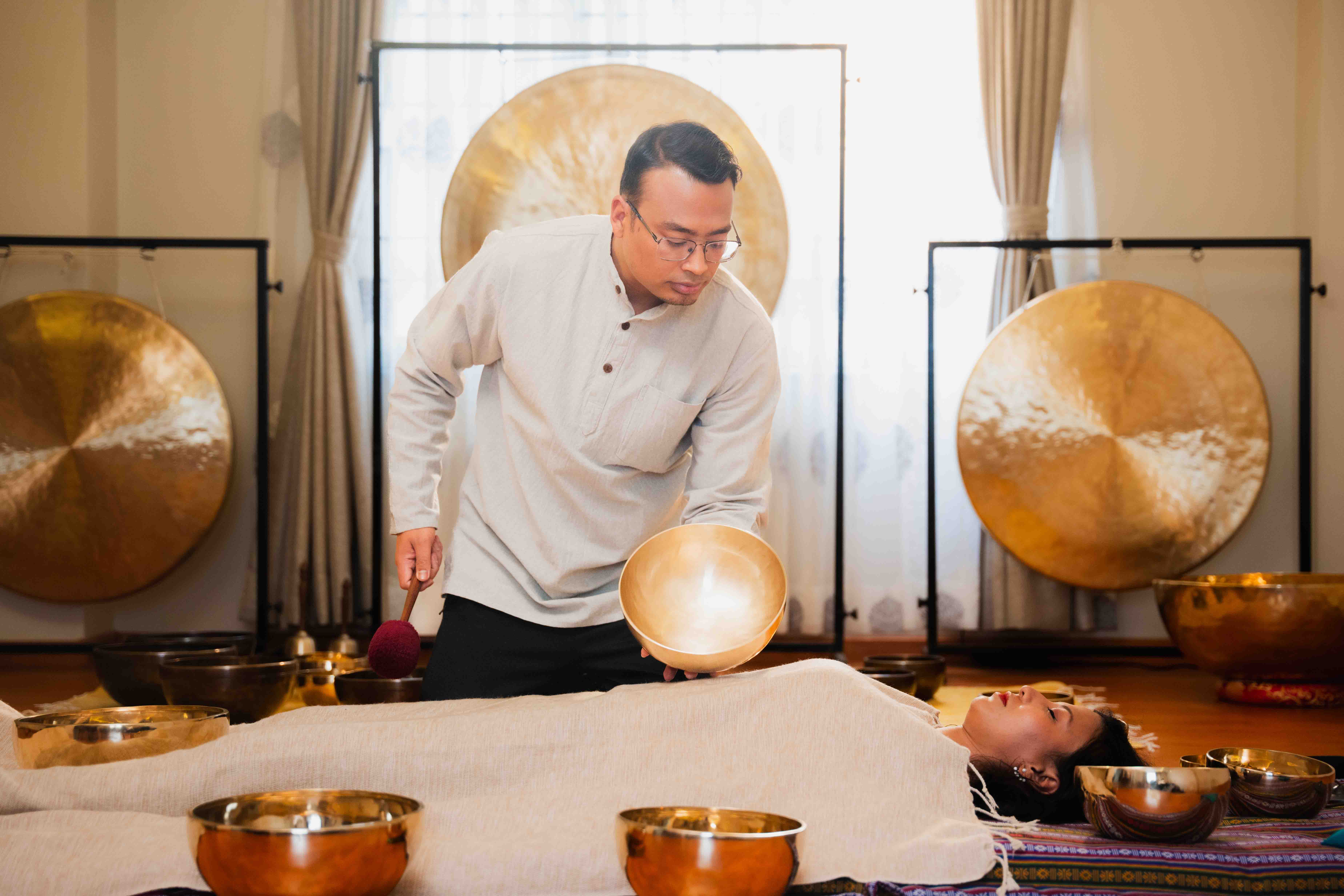 Singing bowl sound healing therapy training 2026